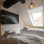 Stylish Two Floor Deluxe - 2 Bedroom Διαμέρισμα *