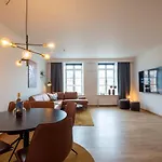 Stylish Two Floor Deluxe - 2 Bedroom Διαμέρισμα