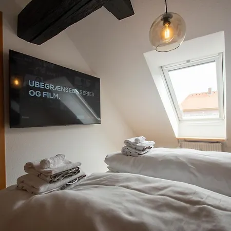 Stylish Two Floor Deluxe - 2 Bedroom Apartmán *