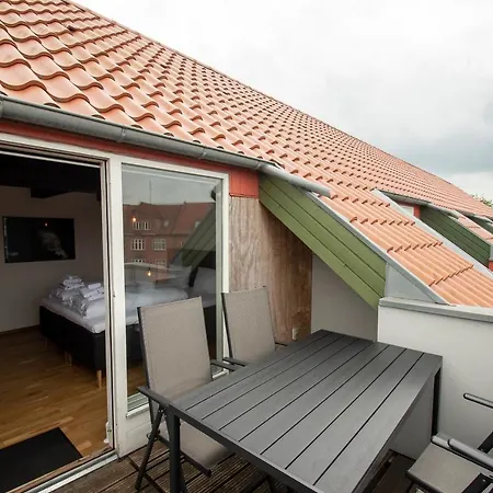 Apartment Stylish Two Floor Deluxe - 2 Bedroom