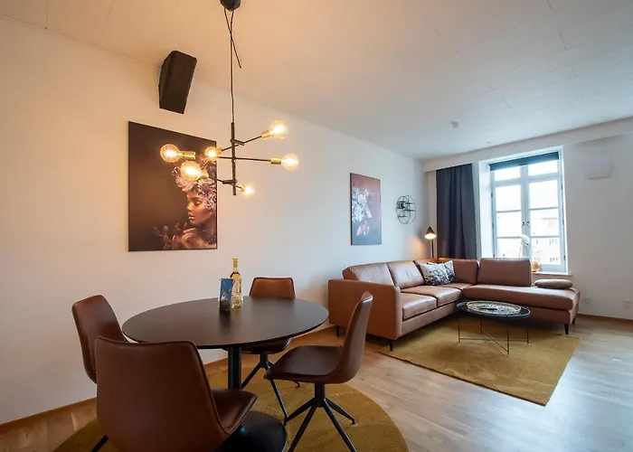 Stylish Two Floor Deluxe - 2 Bedroom Appartamento