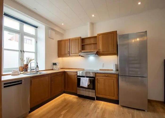 Stylish Two Floor Deluxe - 2 Bedroom *
